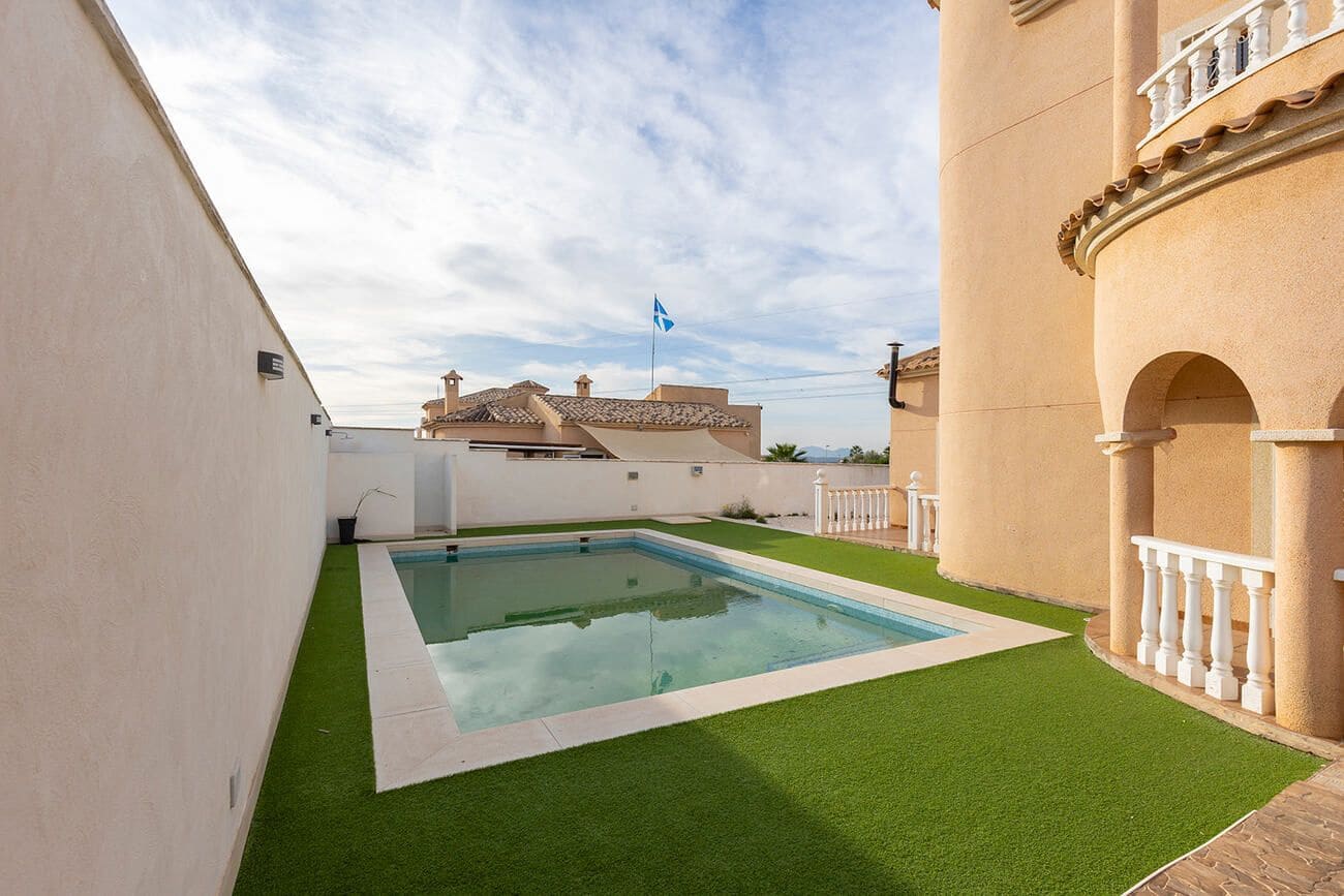 4 bedroom Villa for sale in Almoradi with pool - € 385,000 (Ref: 9869341)