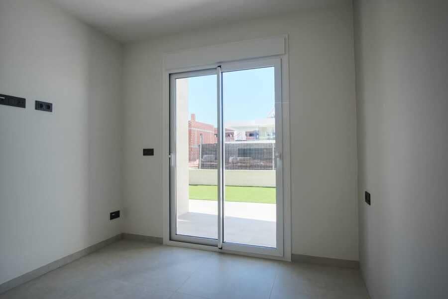 2 bedroom Apartment for sale in Guardamar del Segura - € 287,500 (Ref: 9869351)