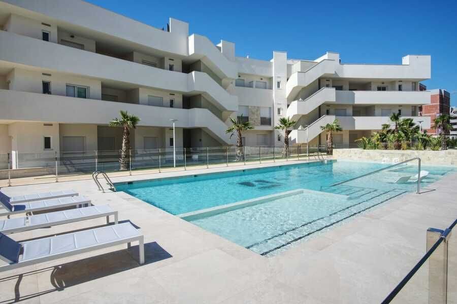 2 bedroom Apartment for sale in Guardamar del Segura - € 287,500 (Ref: 9869351)