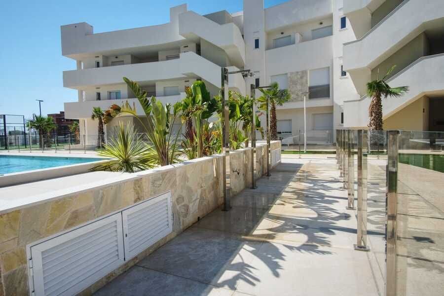 2 bedroom Apartment for sale in Guardamar del Segura - € 287,500 (Ref: 9869351)