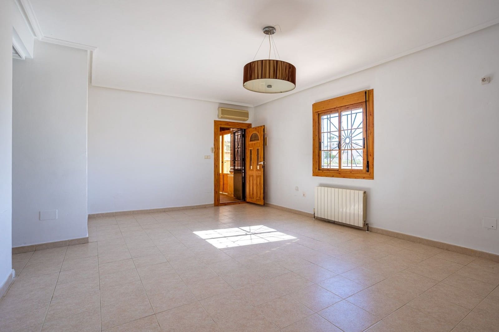 5 bedroom Villa for sale in Benijofar with pool garage - € 449,900 (Ref: 9869354)