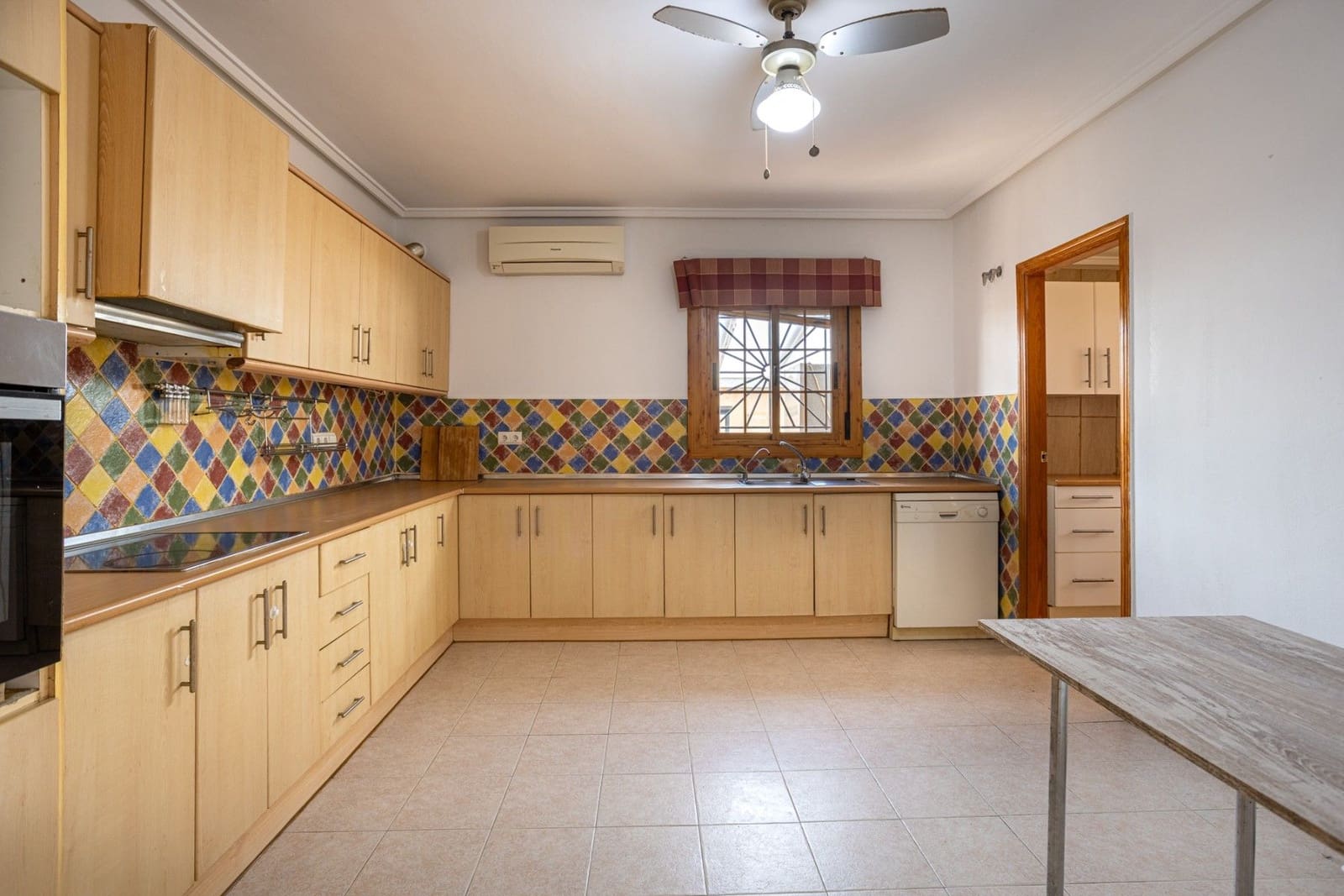 5 bedroom Villa for sale in Benijofar with pool garage - € 449,900 (Ref: 9869354)