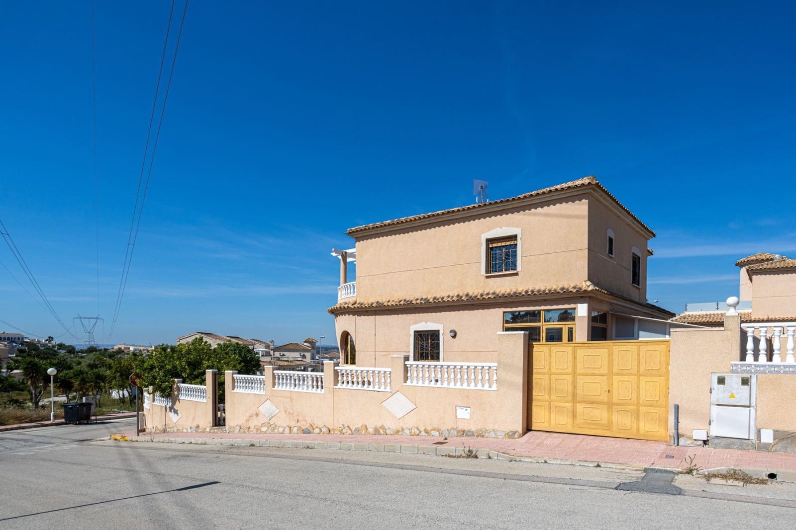 5 bedroom Villa for sale in Benijofar with pool garage - € 449,900 (Ref: 9869354)