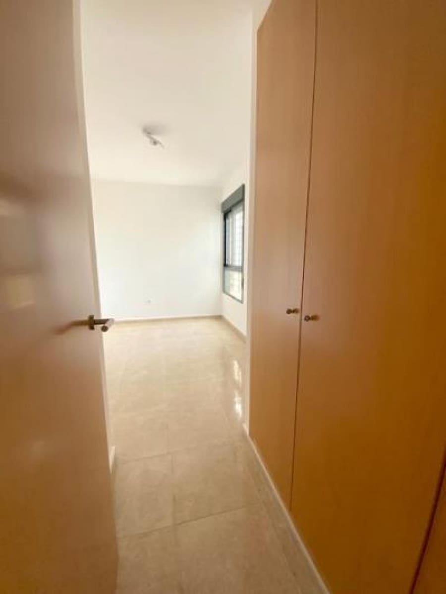 4 slaapkamer Villa te koop in Roldan met zwembad garage - € 232.705 (Ref: 9869355)