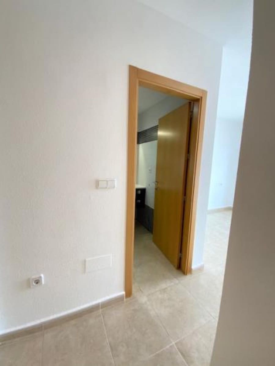 4 slaapkamer Villa te koop in Roldan met zwembad garage - € 232.705 (Ref: 9869355)