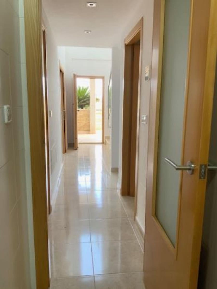 4 slaapkamer Villa te koop in Roldan met zwembad garage - € 232.705 (Ref: 9869355)