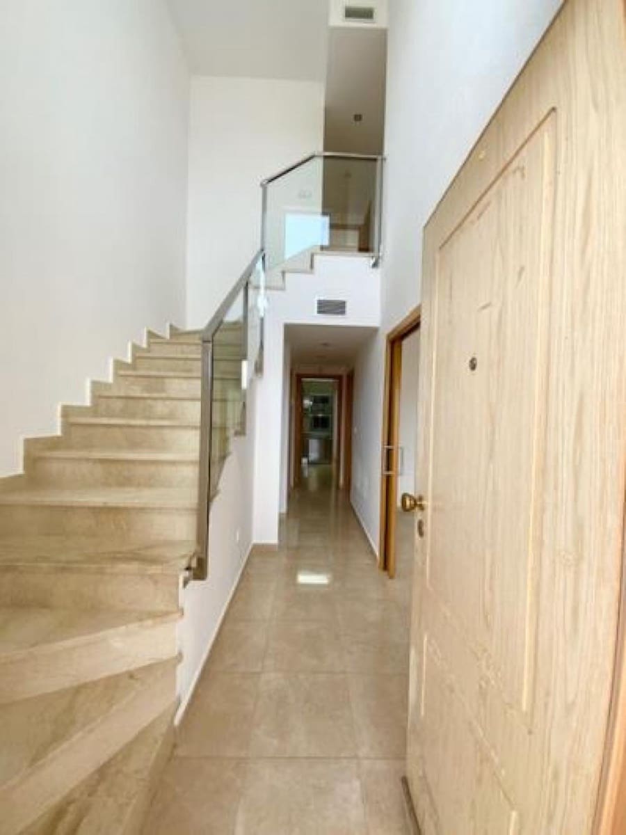 4 slaapkamer Villa te koop in Roldan met zwembad garage - € 232.705 (Ref: 9869355)
