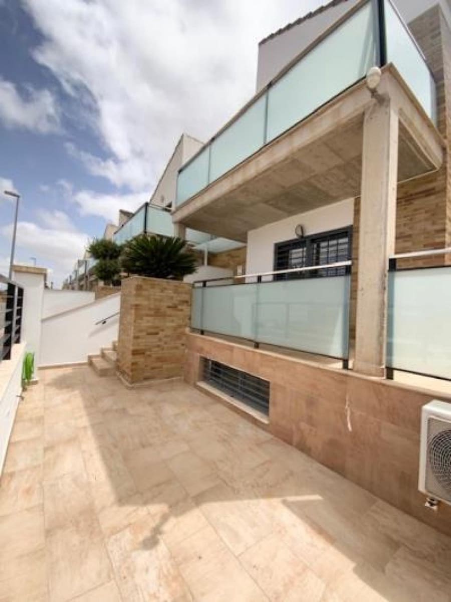 4 slaapkamer Villa te koop in Roldan met zwembad garage - € 232.705 (Ref: 9869355)