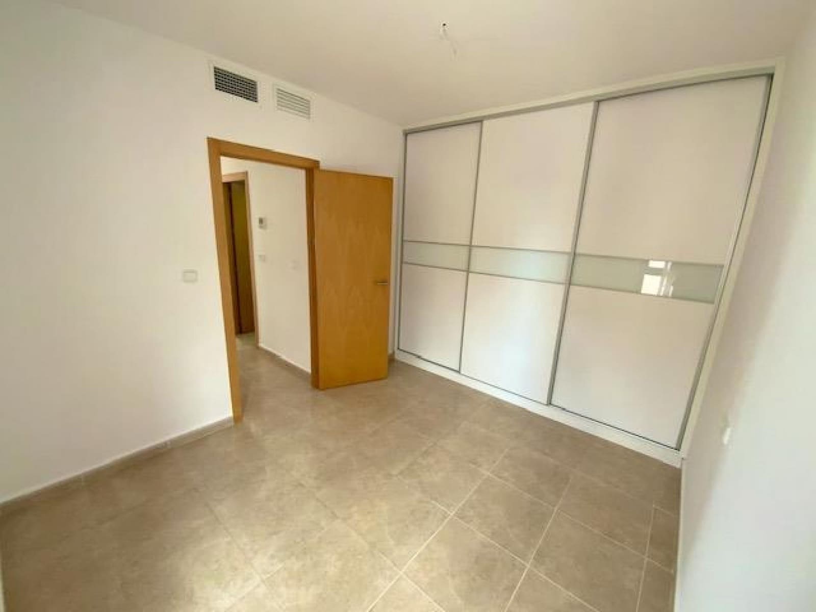 4 slaapkamer Villa te koop in Roldan met zwembad garage - € 232.705 (Ref: 9869355)