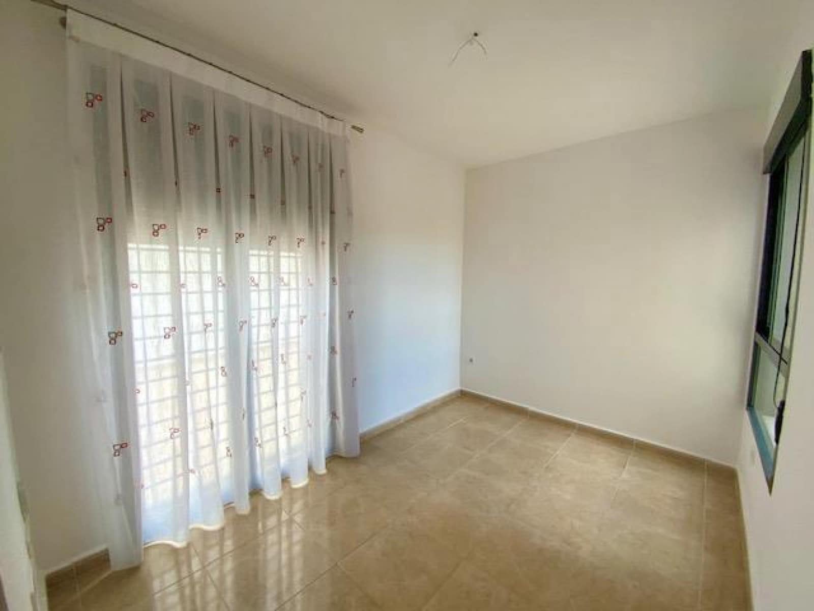 4 slaapkamer Villa te koop in Roldan met zwembad garage - € 232.705 (Ref: 9869355)