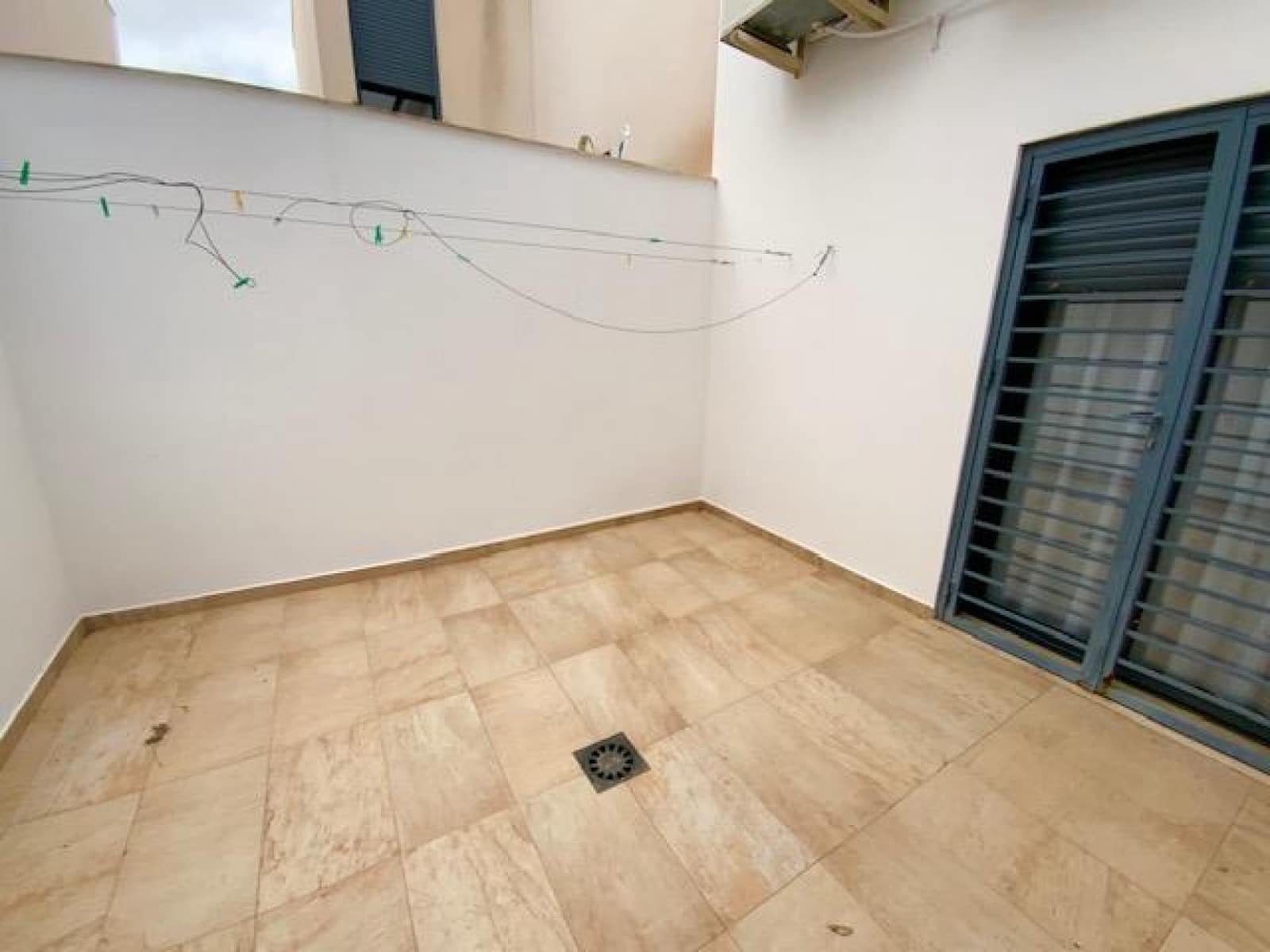 4 slaapkamer Villa te koop in Roldan met zwembad garage - € 232.705 (Ref: 9869355)