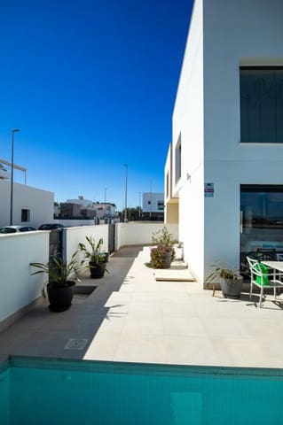 3 sovrum Villa till salu i Daya Vieja med pool - 379 000 € (Ref: 9869371)