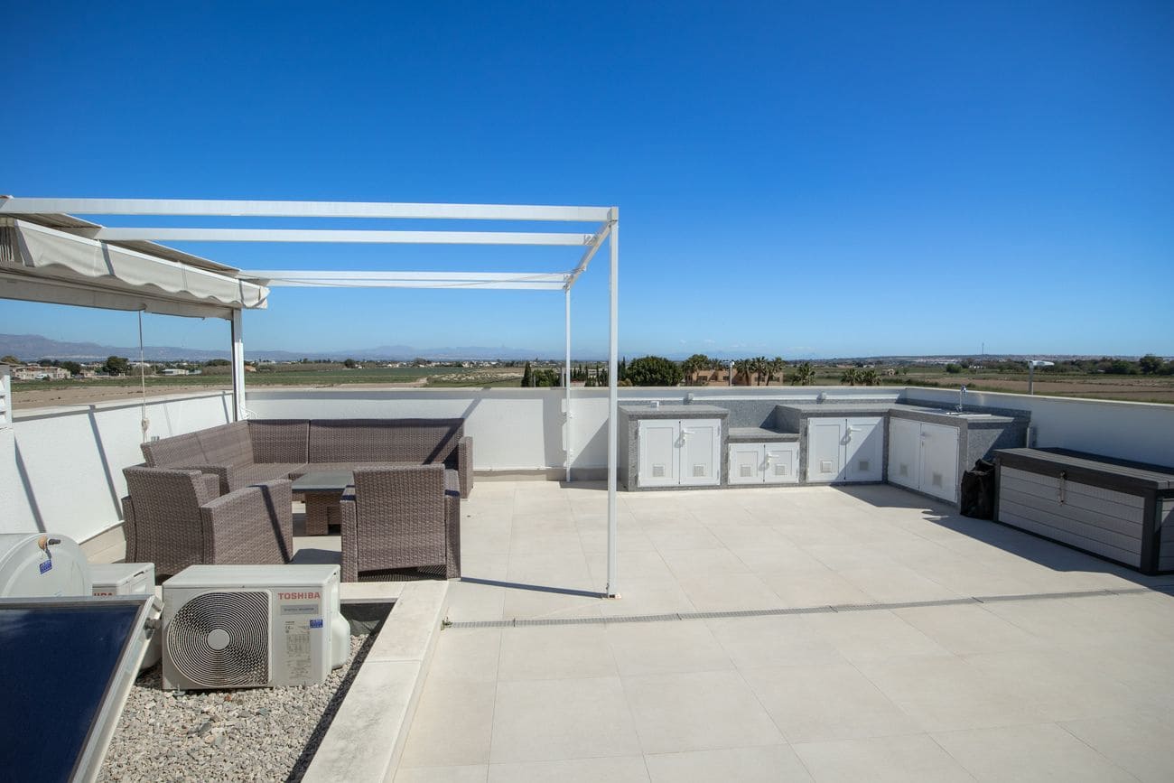 3 sovrum Villa till salu i Daya Vieja med pool - 379 000 € (Ref: 9869371)