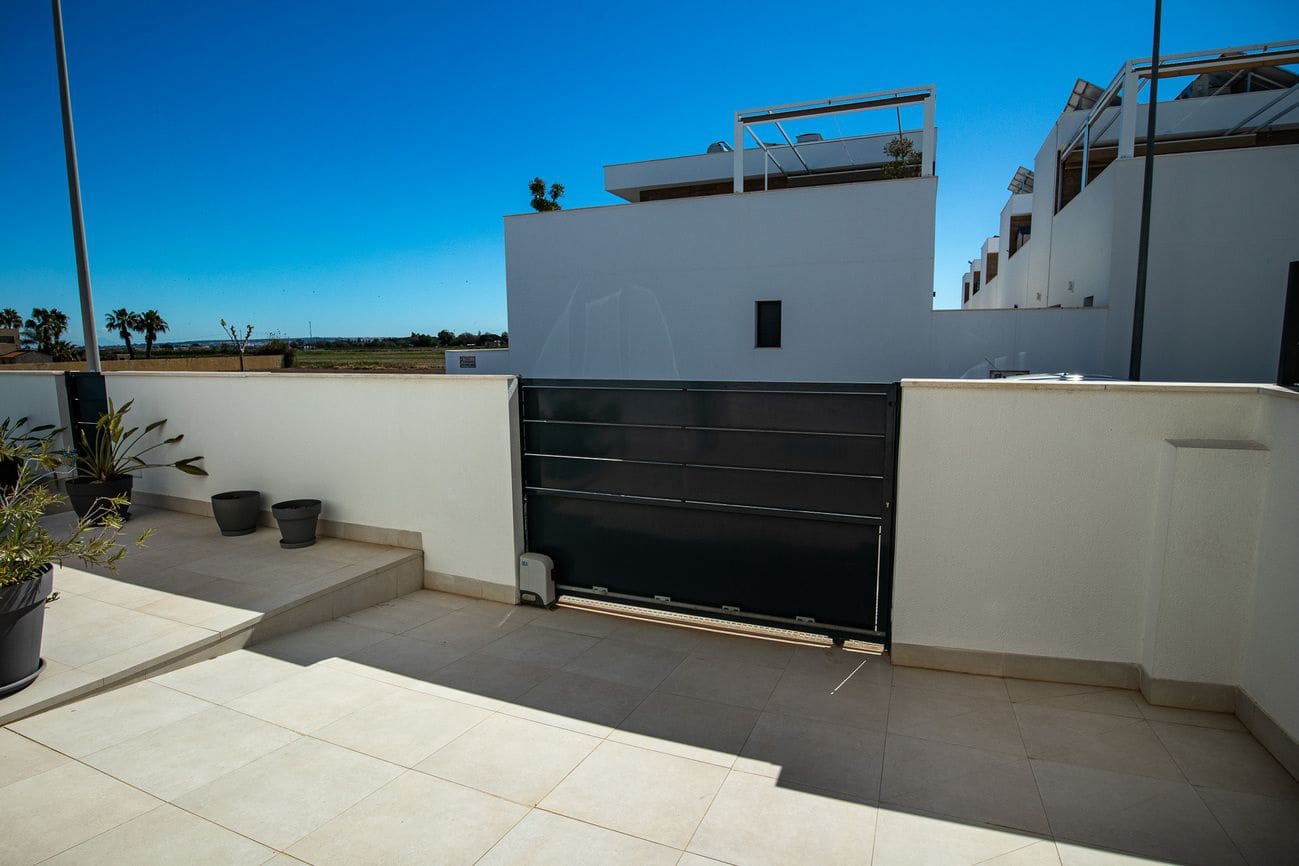 3 sovrum Villa till salu i Daya Vieja med pool - 379 000 € (Ref: 9869371)
