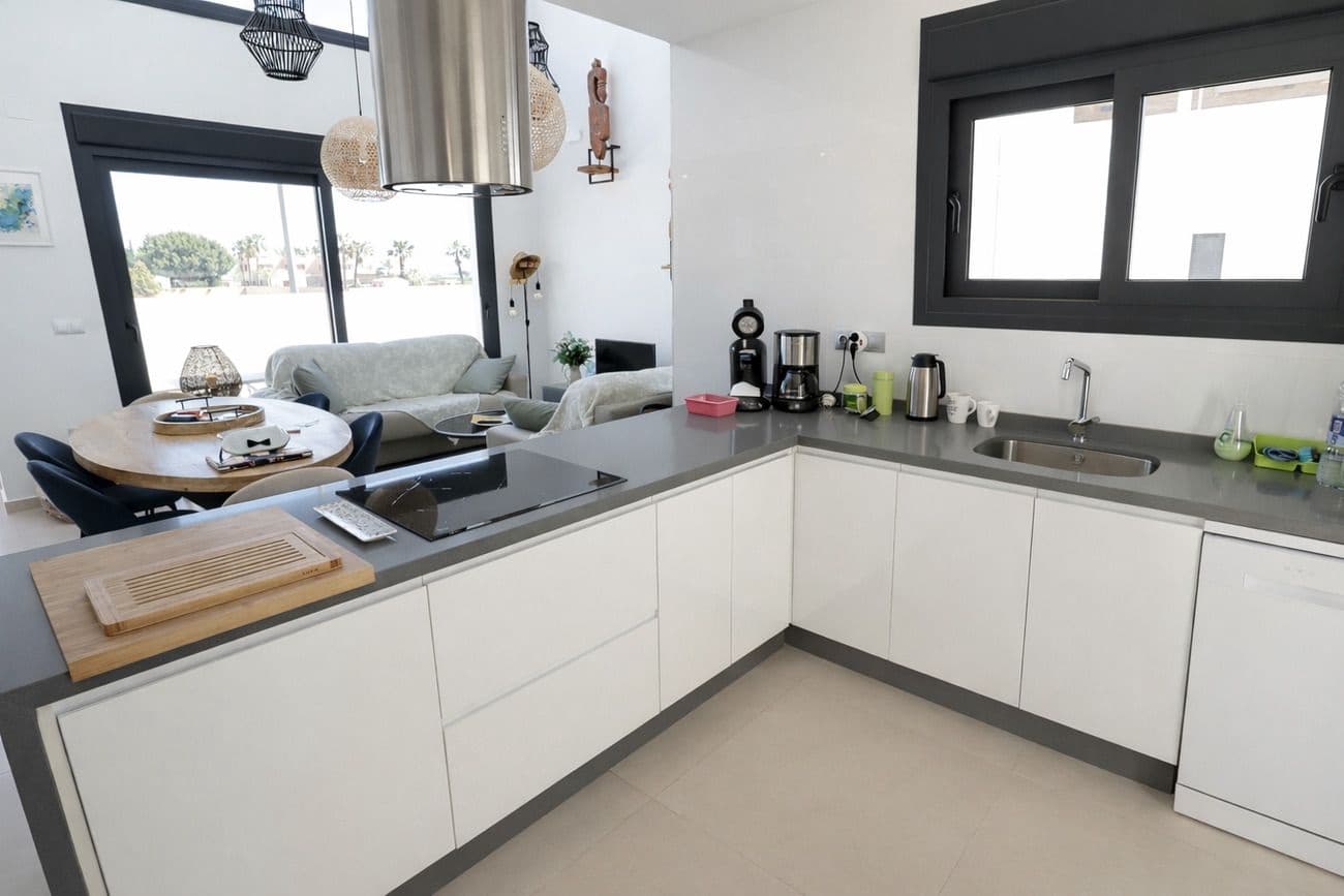 3 sovrum Villa till salu i Daya Vieja med pool - 379 000 € (Ref: 9869371)