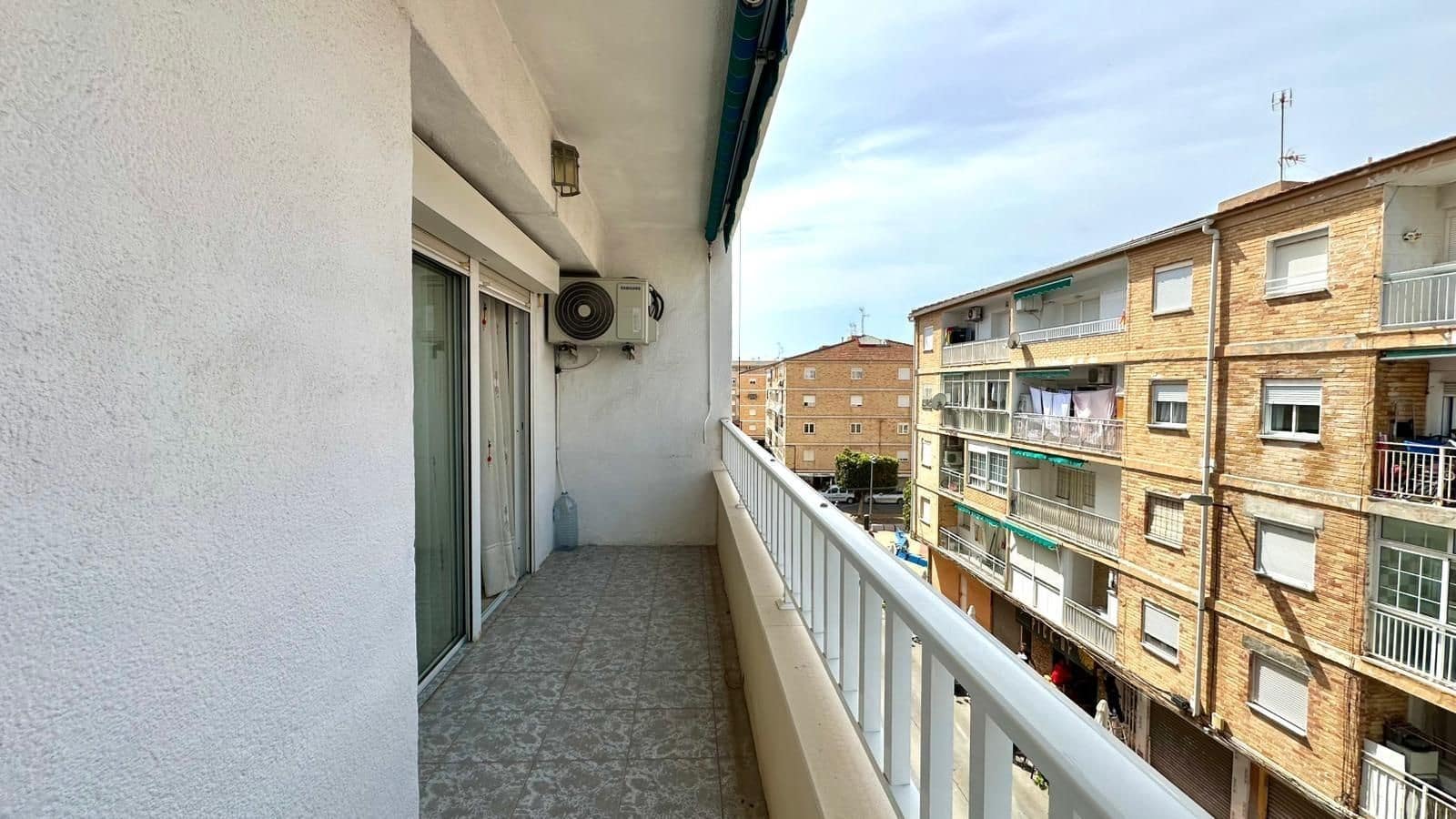 3 sypialnia Apartament na sprzedaż w Torrevieja - 154 900 € (Ref: 9869377)