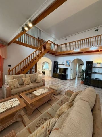 5 soverom Villa til salgs i La Zenia, Orihuela med svømmebasseng - € 650 000 (Ref: 9869406)