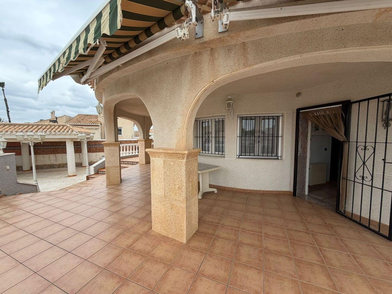 5 soverom Villa til salgs i La Zenia med svømmebasseng - € 650 000 (Ref: 9869406)