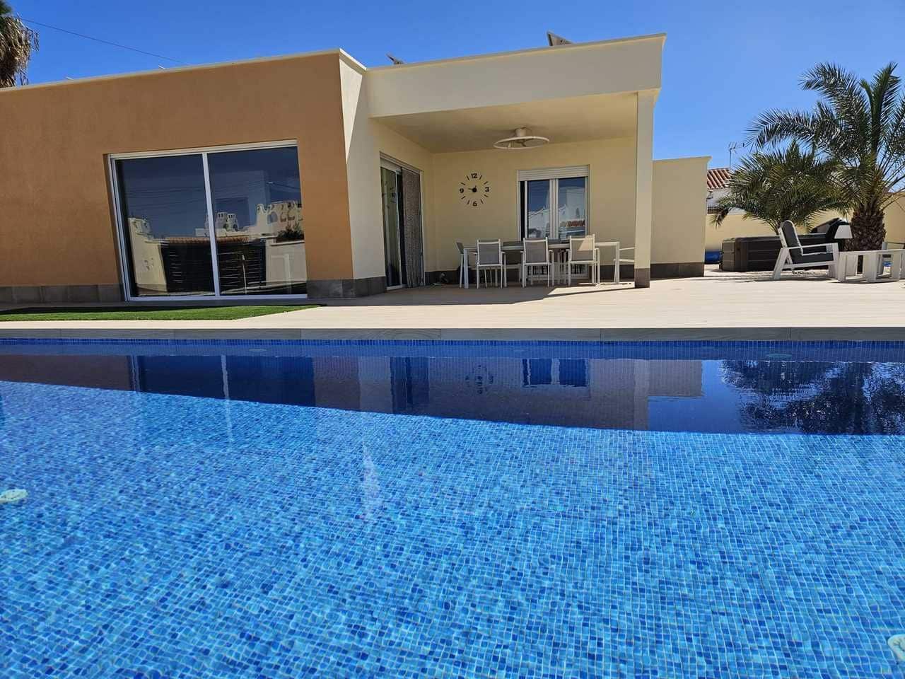 4 bedroom Villa for sale in Torrevieja - € 775,000 (Ref: 9869410)