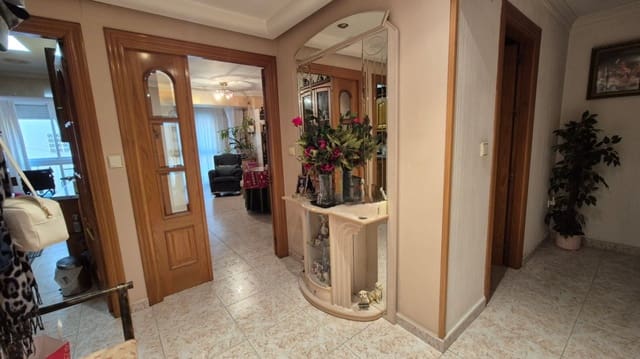 3 makuuhuone Huoneisto myytävänä paikassa Centro, Torrevieja - 250 000 € (Ref: 9869427)