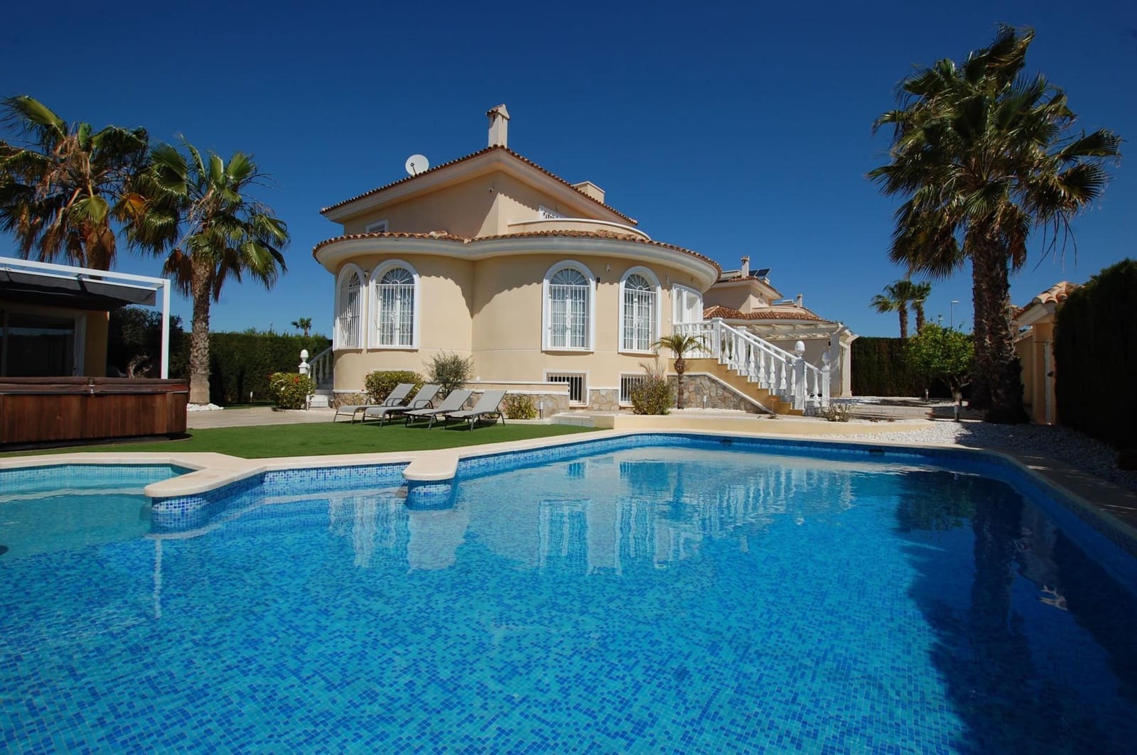 Chalet de 5 habitaciones en Rojales en venta - 850.000 € (Ref: 9869435)