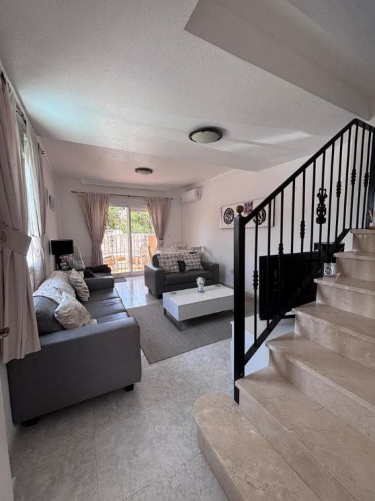 3 sovrum Radhus till salu i Filipinas med pool - 219 000 € (Ref: 9869445)