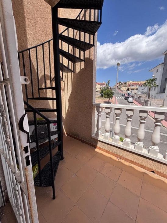 3 sovrum Radhus till salu i Filipinas med pool - 219 000 € (Ref: 9869445)