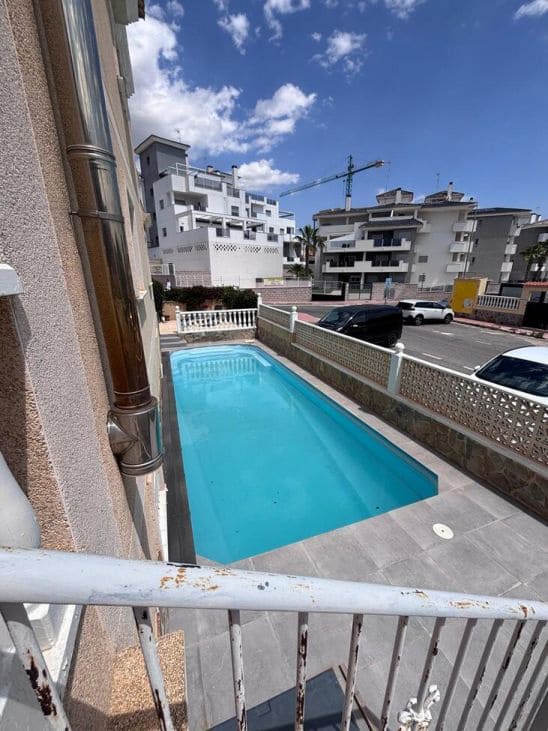 3 sovrum Radhus till salu i Filipinas med pool - 219 000 € (Ref: 9869445)