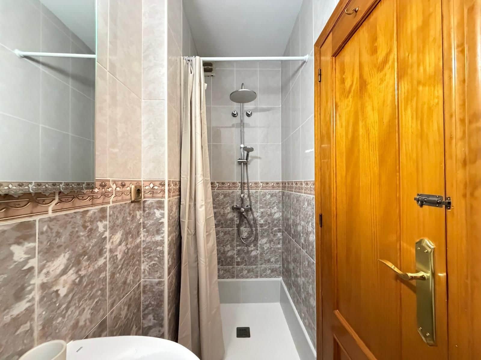 2 sovrum Radhus till salu i Filipinas med pool - 219 900 € (Ref: 9869448)