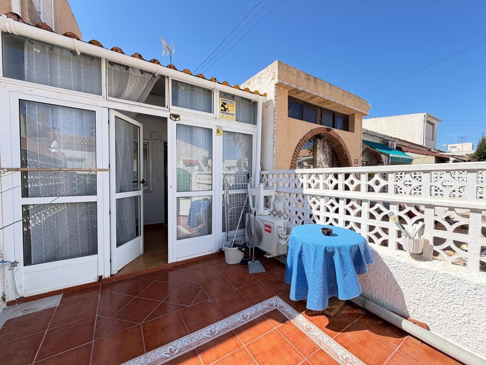 1 makuuhuone Omakotitalo myytävänä paikassa Torrevieja - 133 000 € (Ref: 9869449)