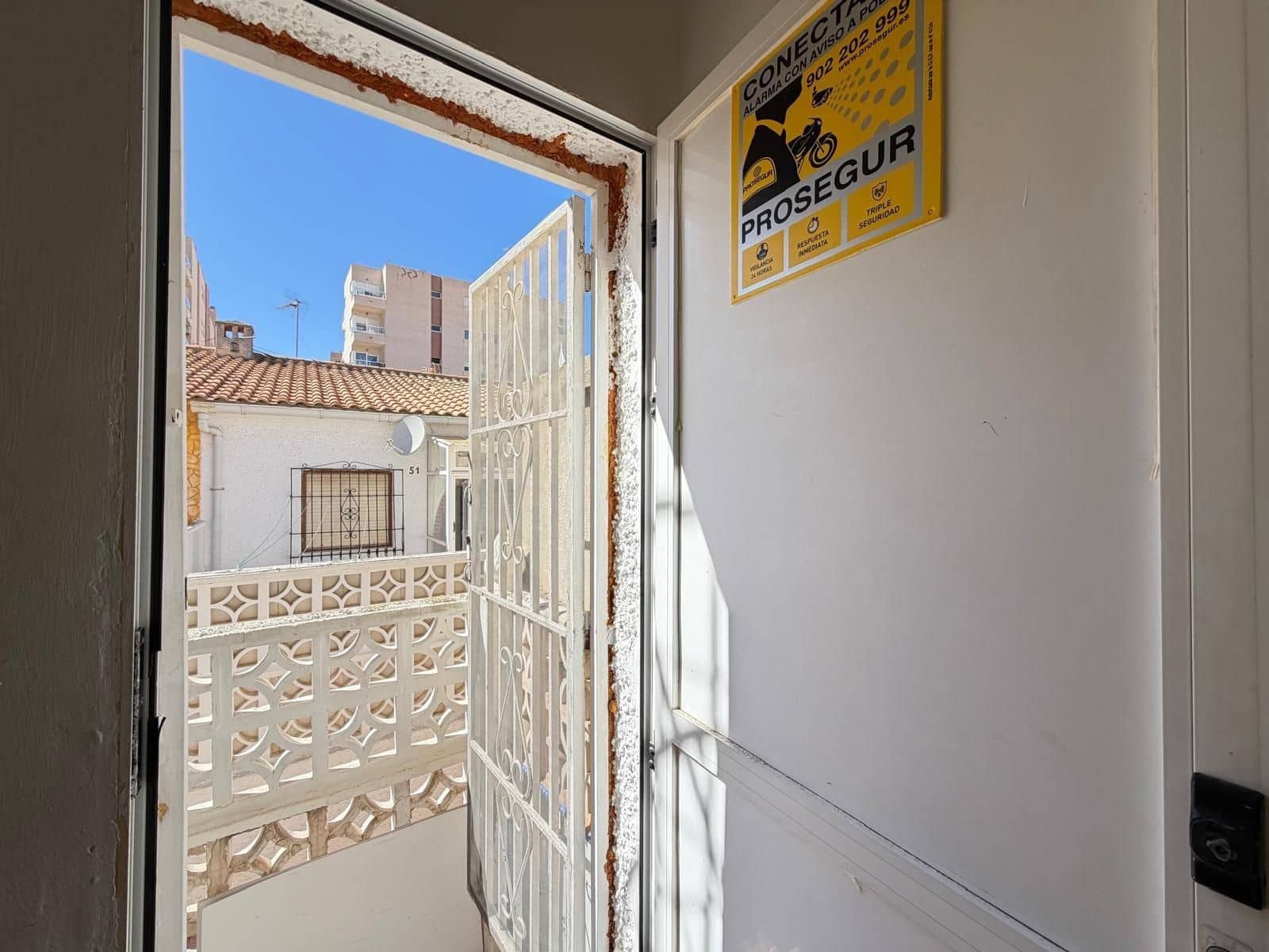 1 makuuhuone Omakotitalo myytävänä paikassa Torrevieja - 133 000 € (Ref: 9869449)