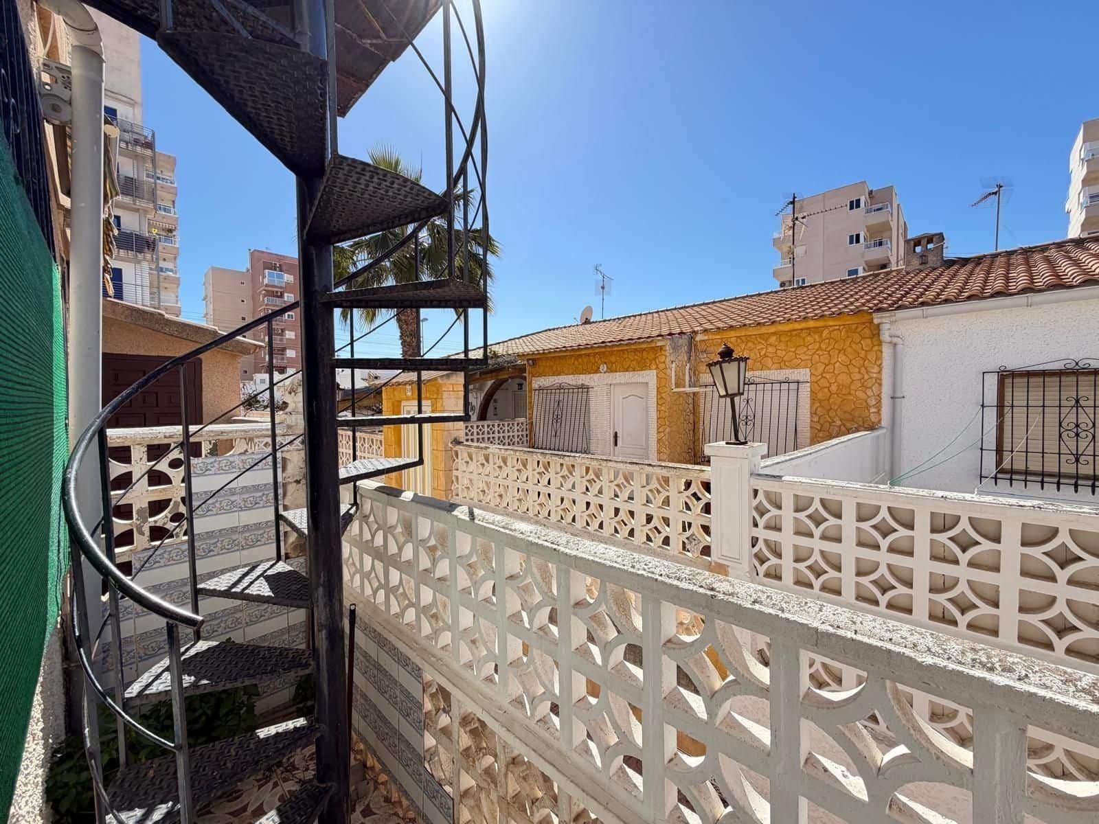 1 makuuhuone Omakotitalo myytävänä paikassa Torrevieja - 133 000 € (Ref: 9869449)