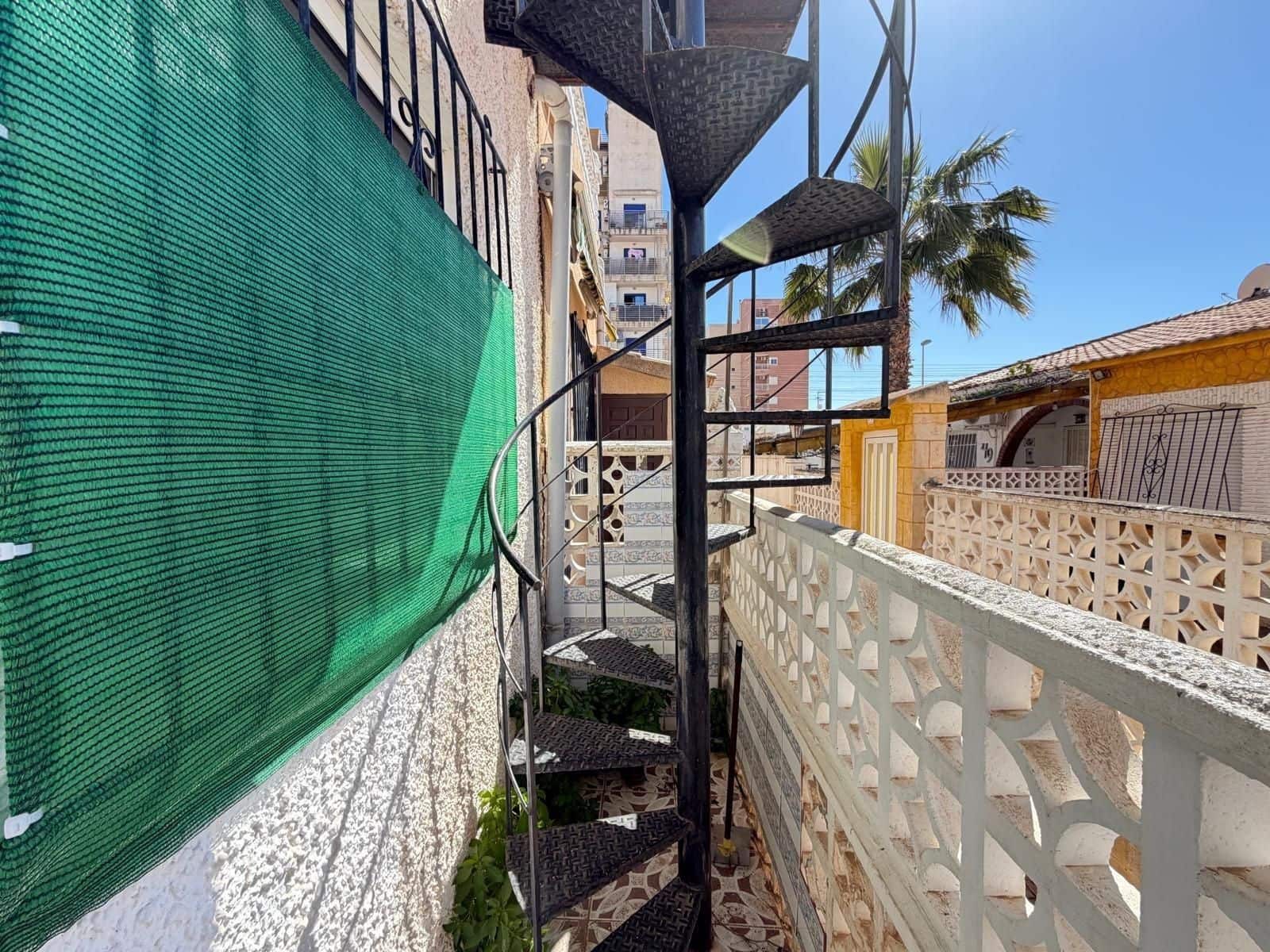 1 makuuhuone Omakotitalo myytävänä paikassa Torrevieja - 133 000 € (Ref: 9869449)