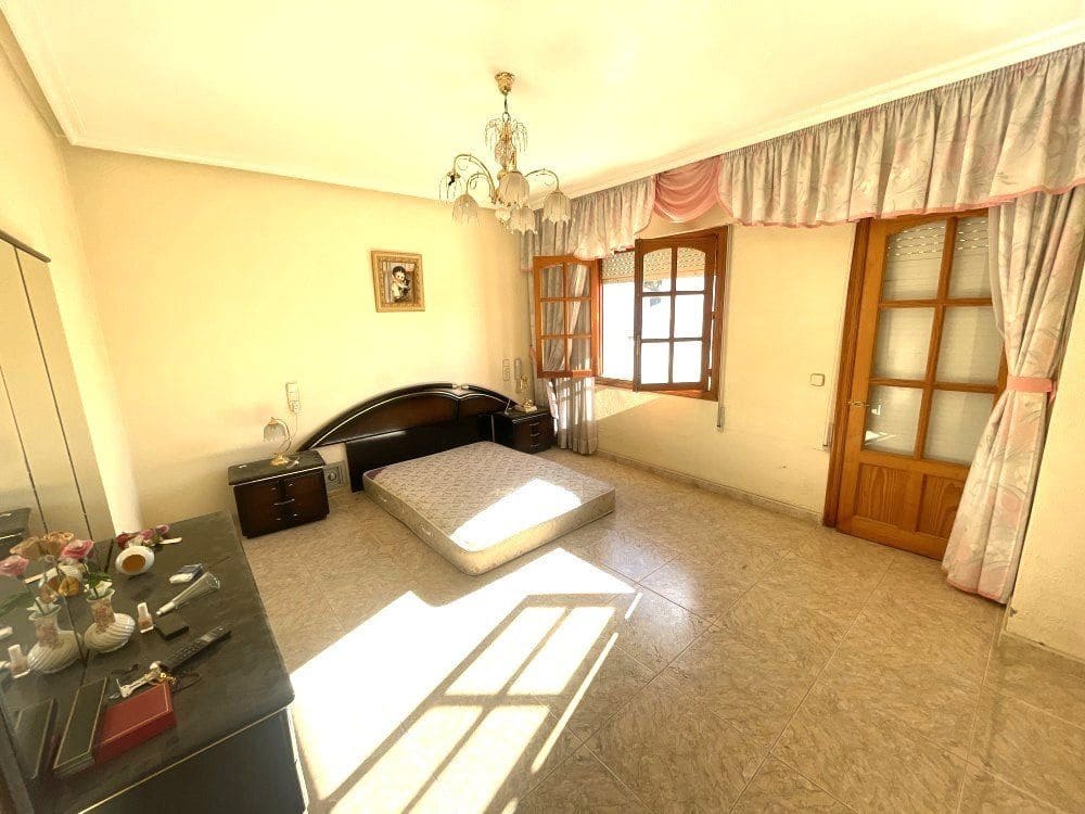 Casa de 5 habitaciones en Ciudad Quesada en venta - 212.500 € (Ref: 9869461)