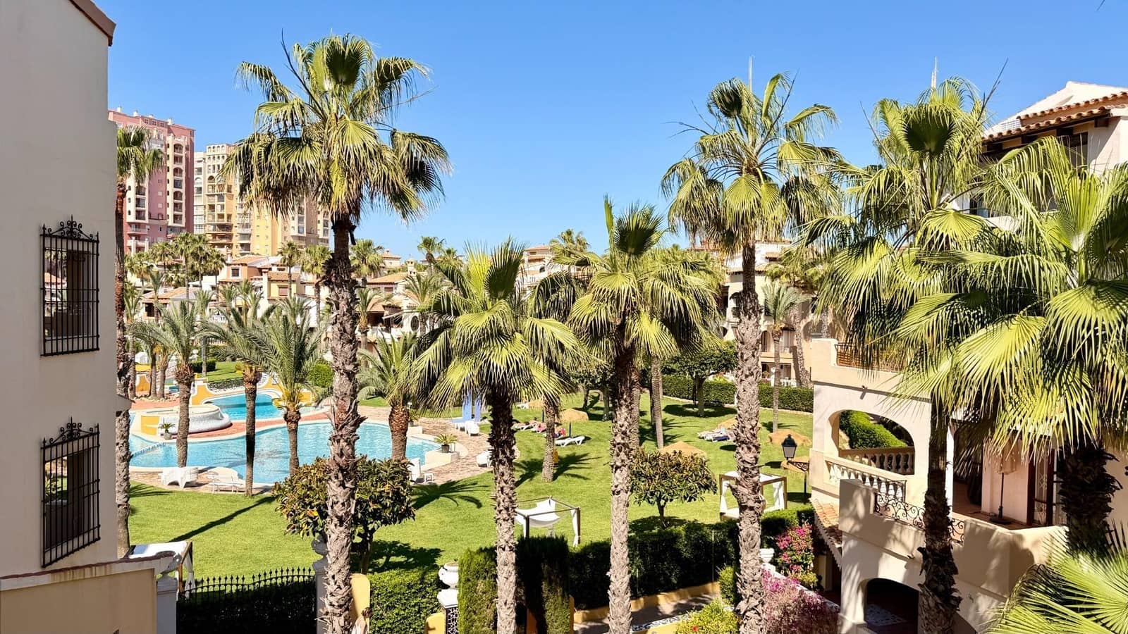 3 quarto Apartamento para venda em Torrevieja com piscina - 419 900 € (Ref: 9871923)