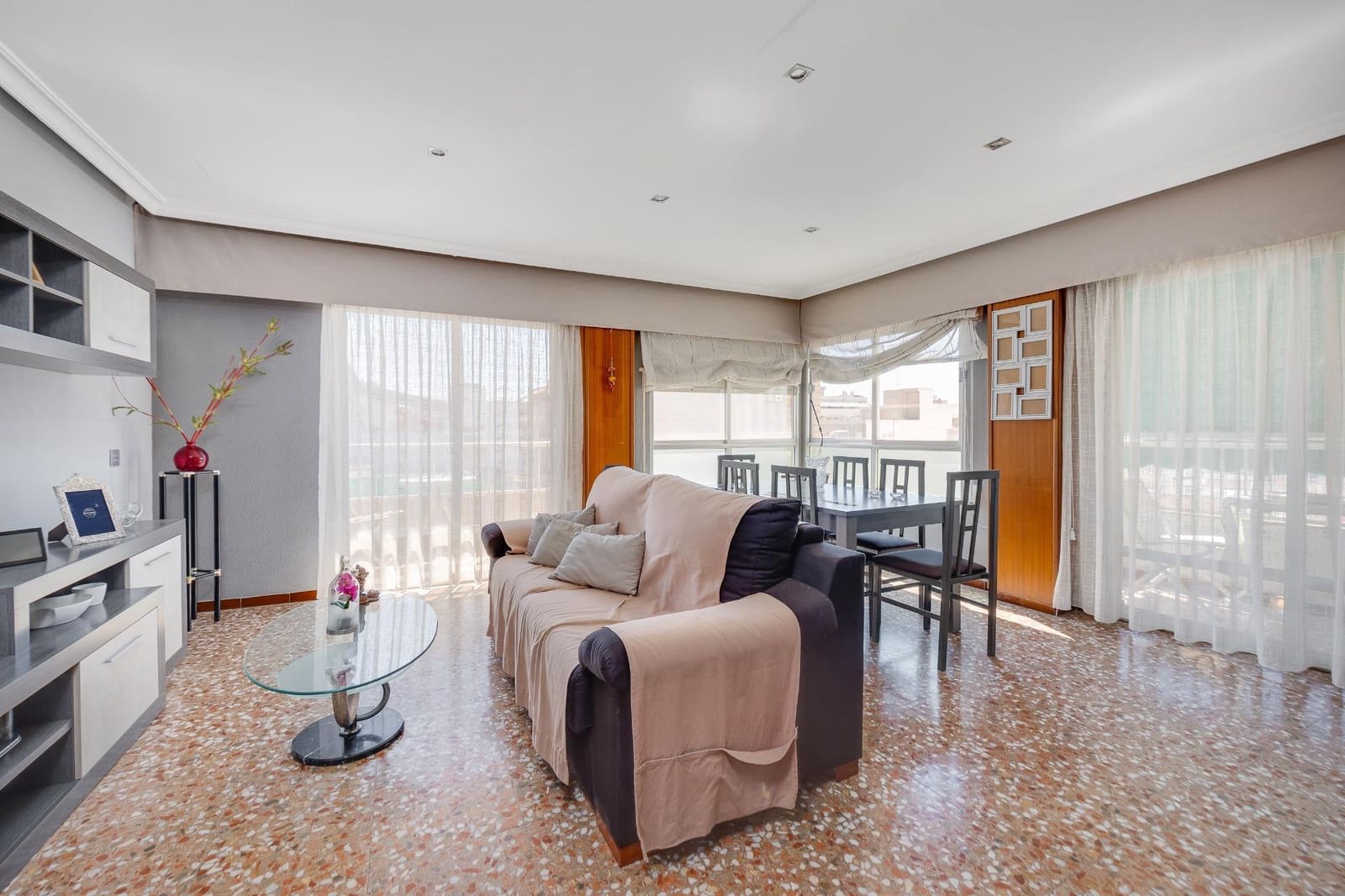 Apartamento de 3 habitaciones en Torrevieja en venta - 190.000 € (Ref: 9882021)