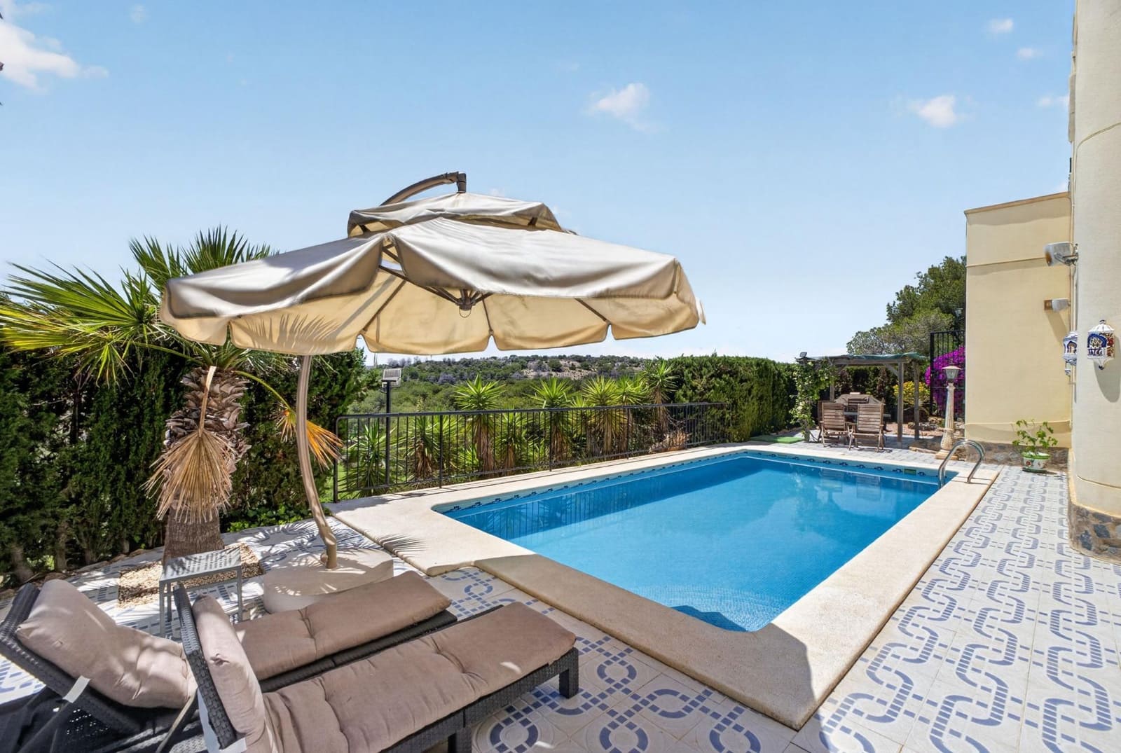 5 Zimmer Villa zu verkaufen in Las Ramblas Golf mit Pool Garage - 635.000 € (Ref: 9892468)