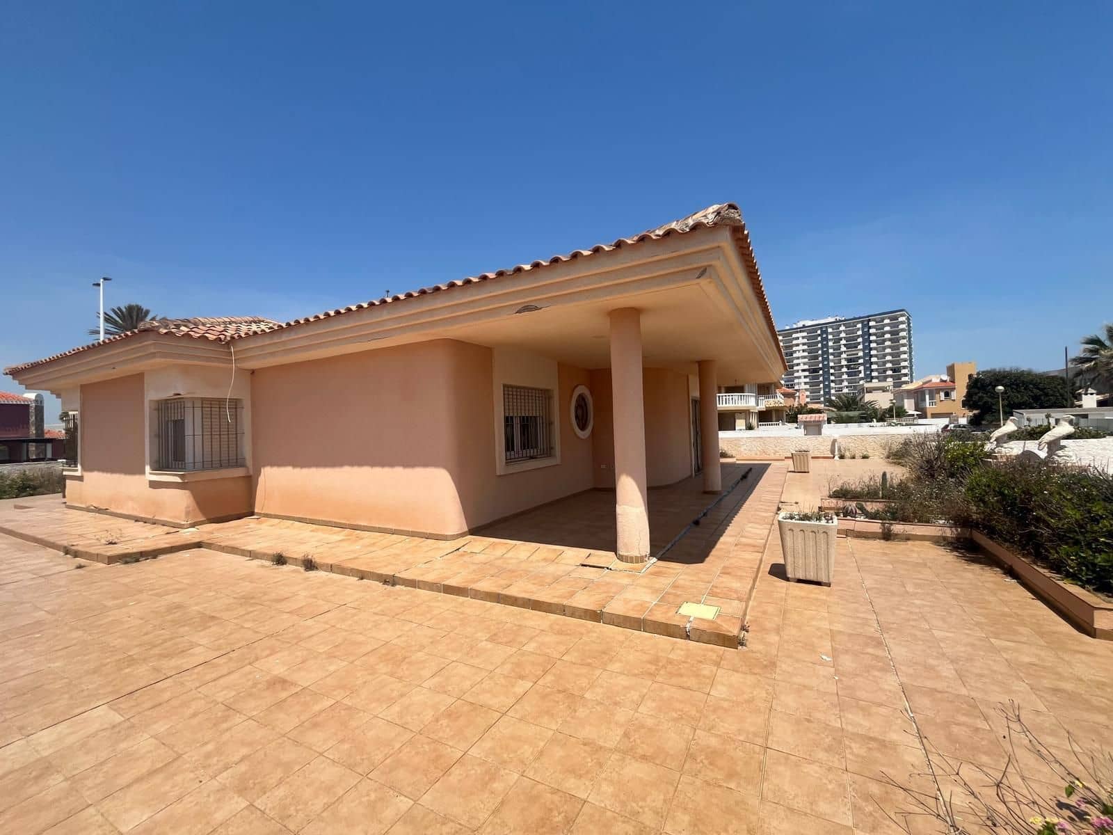 4 Zimmer Villa zu verkaufen in La Manga del Mar Menor - 580.000 € (Ref: 9915951)
