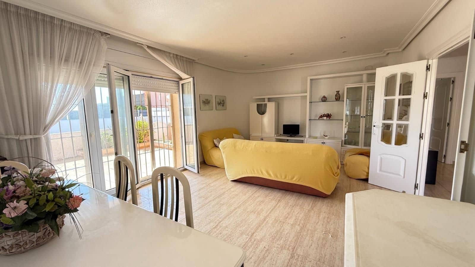 4 Zimmer Villa zu verkaufen in La Manga del Mar Menor - 580.000 € (Ref: 9915951)
