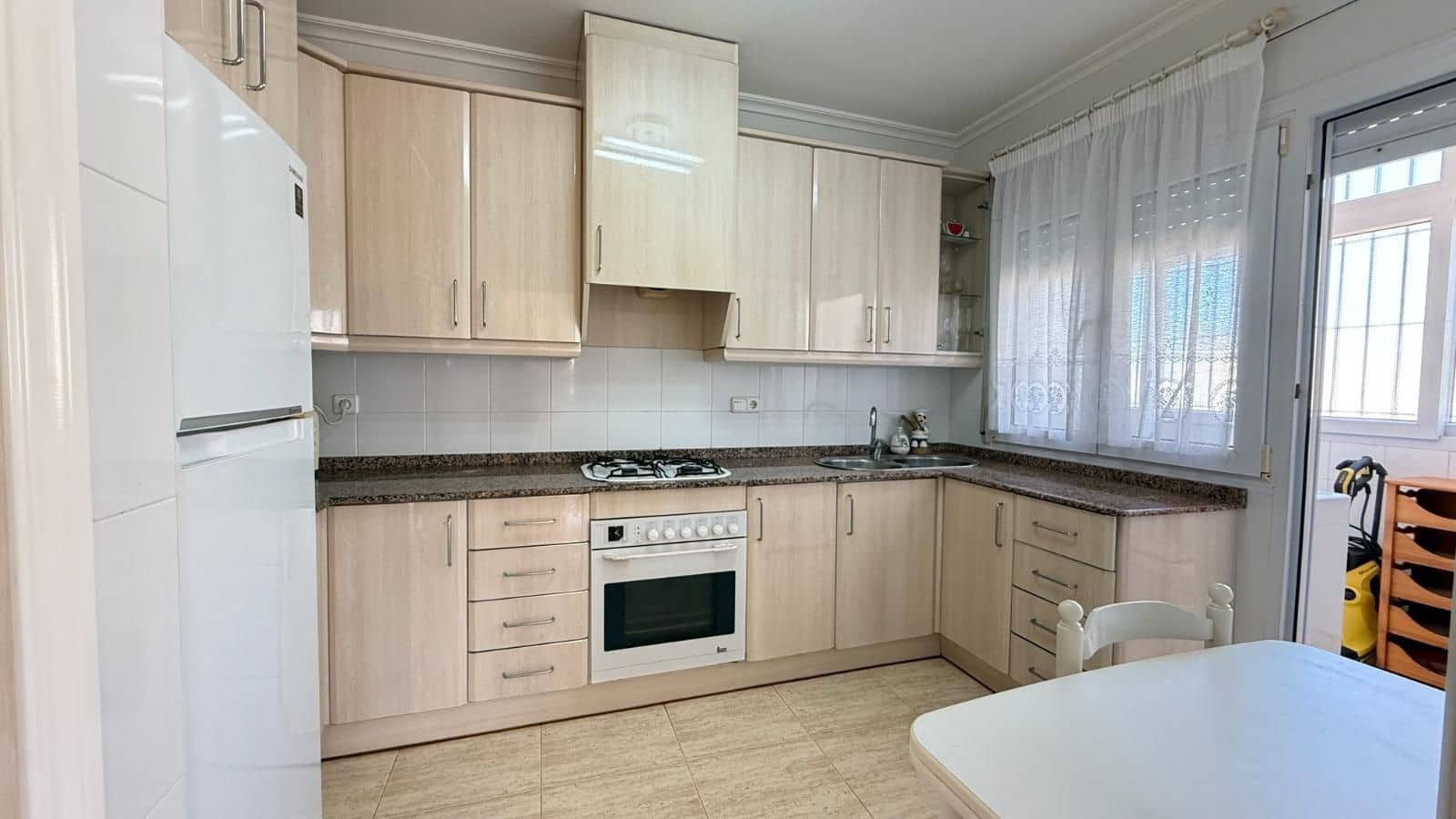 4 Zimmer Villa zu verkaufen in La Manga del Mar Menor - 580.000 € (Ref: 9915951)