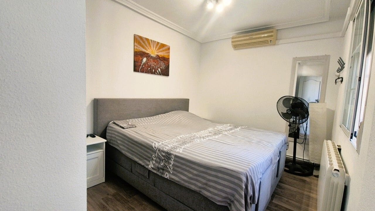 2 bedroom Flat for sale in San Miguel de Salinas with pool - € 269,000 (Ref: 9915953)