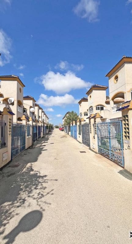2 camera da letto Bungalow in vendita in Guardamar del Segura con piscina - 159.500 € (Rif: 9915975)