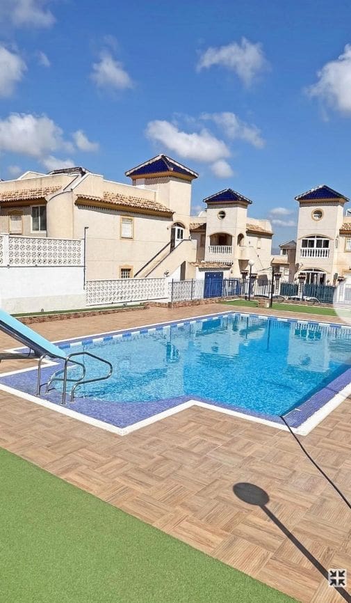 2 camera da letto Bungalow in vendita in Guardamar del Segura con piscina - 159.500 € (Rif: 9915975)