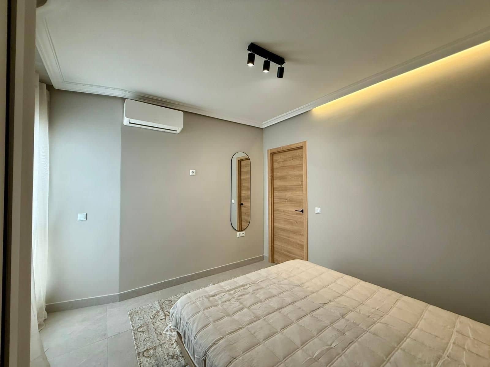 Apartamento de 2 habitaciones en Torrevieja en venta - 219.900 € (Ref: 9931568)