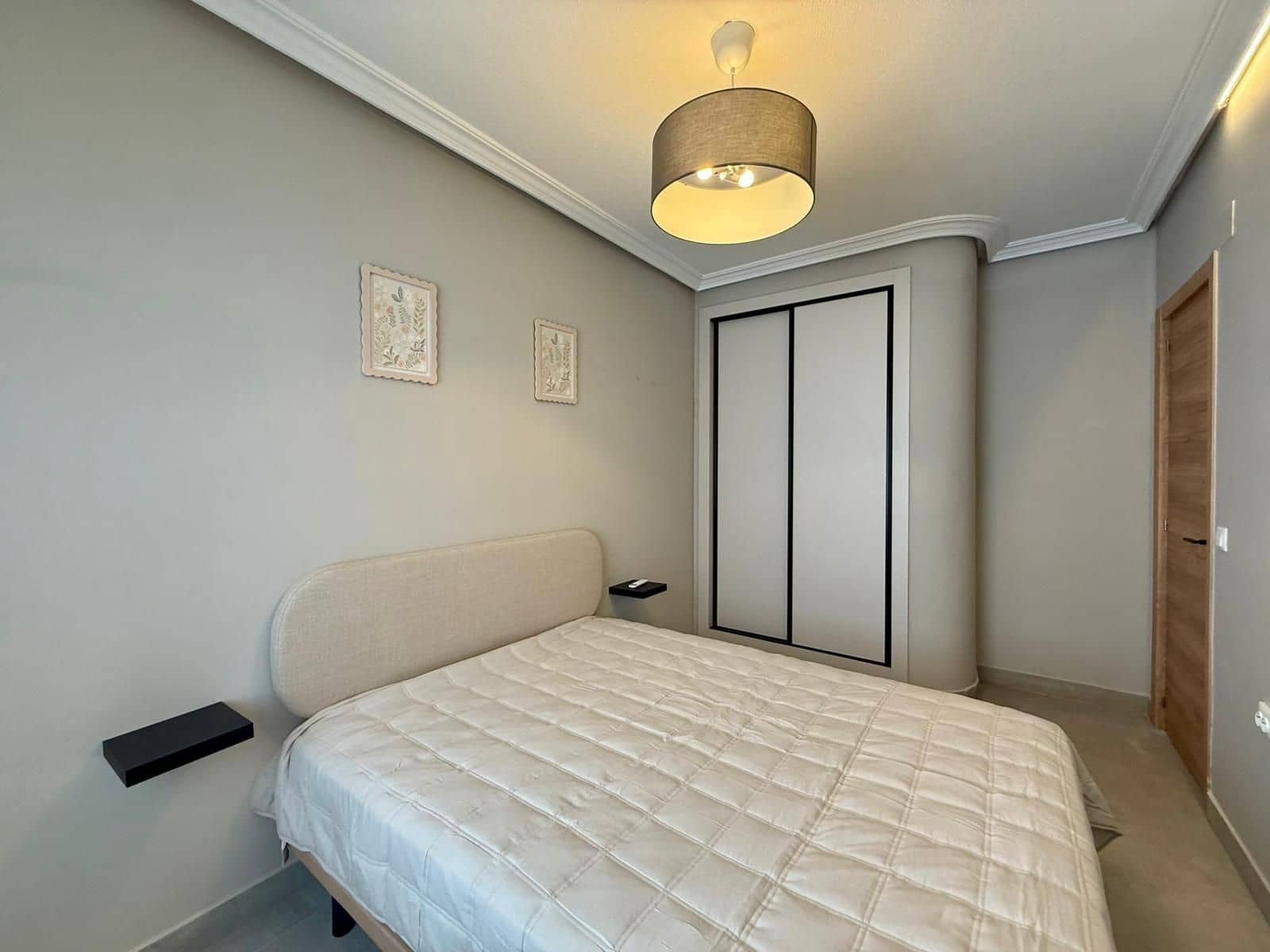 Apartamento de 2 habitaciones en Torrevieja en venta - 219.900 € (Ref: 9931568)