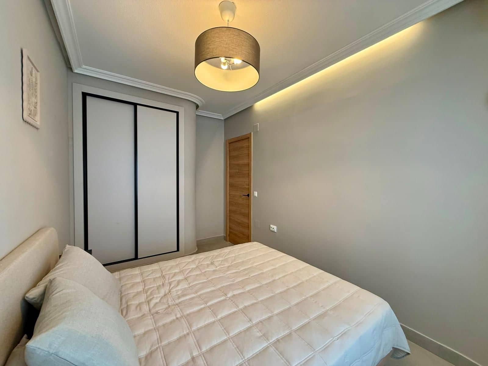 2 soveværelse Lejlighed til salg i Torrevieja - € 219.900 (Ref: 9931568)