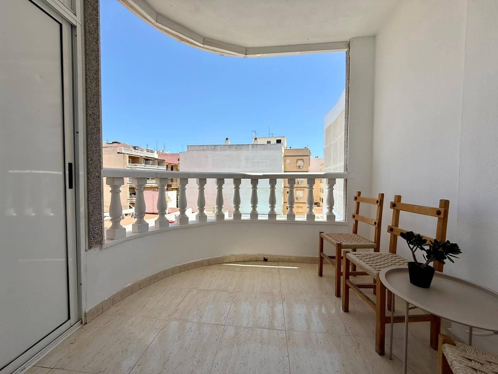 2 soveværelse Lejlighed til salg i Torrevieja - € 219.900 (Ref: 9931568)