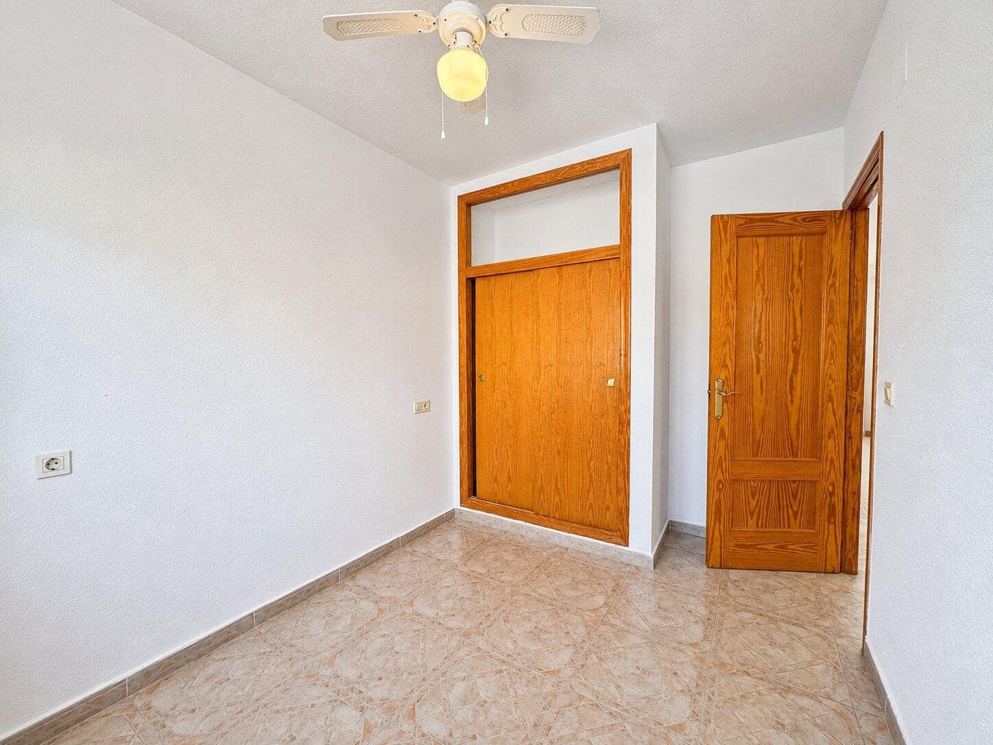 3 sovrum Hus till salu i Playa Flamenca med pool garage - 249 995 € (Ref: 9954331)
