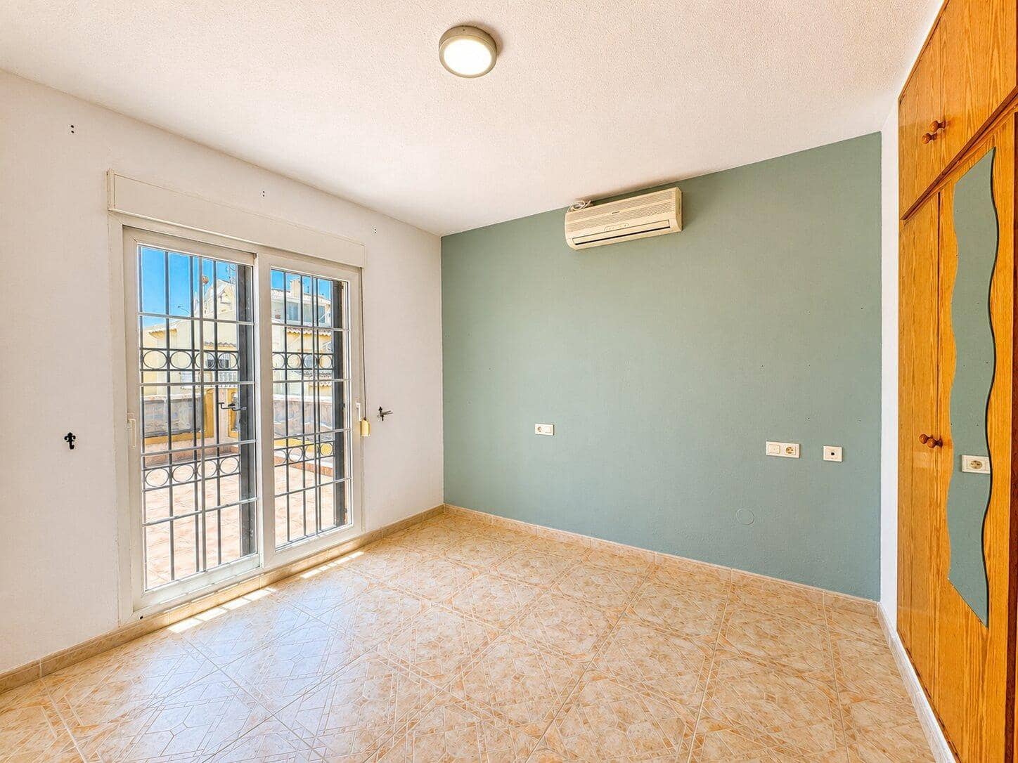 3 sovrum Hus till salu i Playa Flamenca med pool garage - 249 995 € (Ref: 9954331)