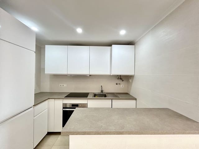 Apartamento de 2 habitaciones en Villamartin, Orihuela en venta - 189.000 € (Ref: 9962799)